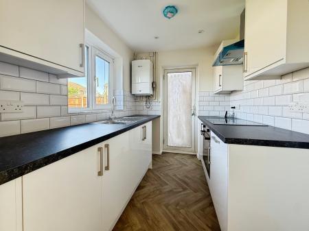 3 bedroom Semi-detached house to let in Bangor Close, Lincoln, LN5