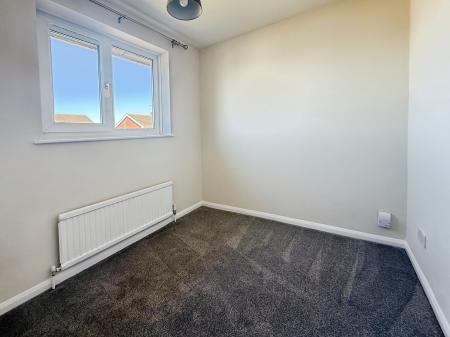3 bedroom Semi-detached house to let in Bangor Close, Lincoln, LN5