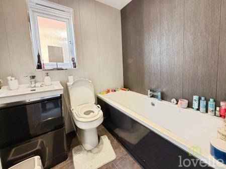 3 bedroom Semi-detached house for sale in Richmond Drive, North Hykeham, LN6