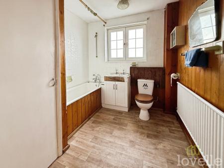 3 bedroom Terraced House for sale in Ravensmoor Close, North Hykeham, LN6