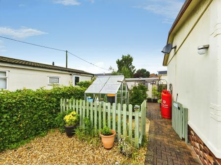2 bedroom Park home for sale in Astral way, North Hykeham, LN6
