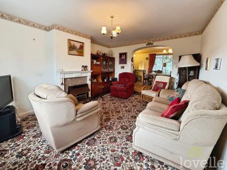 3 bedroom Semi-detached house for sale in Lincoln Road, North Hykeham, LN6