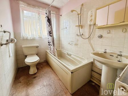 3 bedroom Bungalow for sale in The Crescent, Bracebridge Heath, LN4
