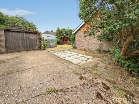 3 bedroom Bungalow for sale in The Crescent, Bracebridge Heath, LN4