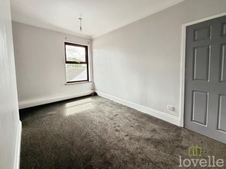 3 bedroom Semi-detached house for sale in Lincoln Road, North Hykeham, LN6