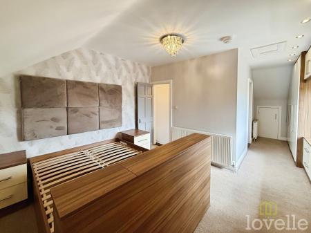 3 bedroom Semi-detached house for sale in Lincoln Road, North Hykeham, LN6