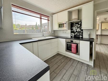 3 bedroom Semi-detached house to let in Cotman road, Lincoln, LN6