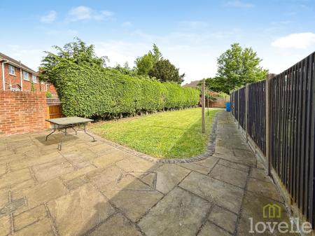 3 bedroom Semi-detached house to let in Cotman road, Lincoln, LN6