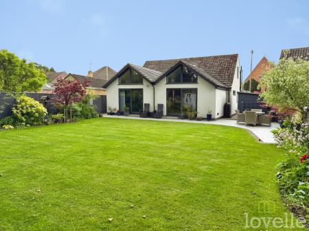 4 bedroom Bungalow for sale in Doddington Road, Lincoln, LN6