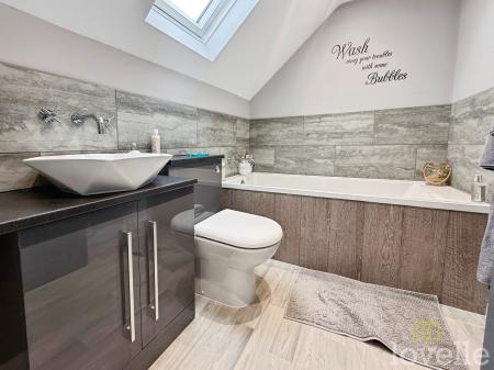 4 bedroom Bungalow for sale in Doddington Road, Lincoln, LN6