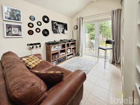 4 bedroom Semi-detached house for sale in Doddington Road, Lincoln, LN6