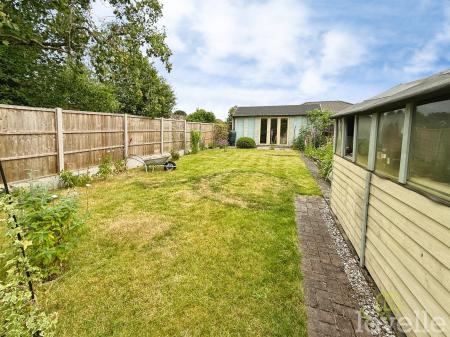 4 bedroom Semi-detached house for sale in Doddington Road, Lincoln, LN6