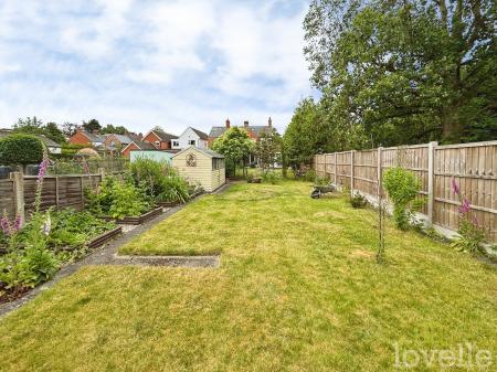 4 bedroom Semi-detached house for sale in Doddington Road, Lincoln, LN6