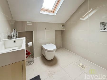 4 bedroom Semi-detached house for sale in Doddington Road, Lincoln, LN6