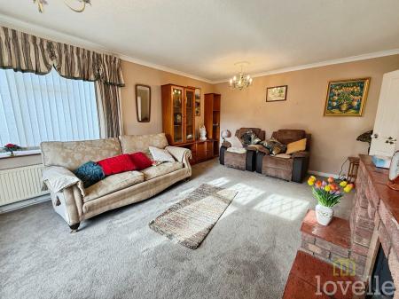 3 bedroom Bungalow for sale in Grantham Road, Waddington, LN5