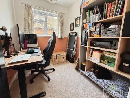 3 bedroom Semi-detached house for sale in Western Avenue, Lincoln, LN6