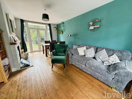 3 bedroom Semi-detached house for sale in Western Avenue, Lincoln, LN6