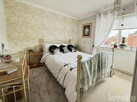 3 bedroom Semi-detached house for sale in Richards Avenue, Lincoln, LN6