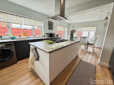 3 bedroom Semi-detached house for sale in Richards Avenue, Lincoln, LN6