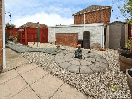 3 bedroom Semi-detached house for sale in Richards Avenue, Lincoln, LN6