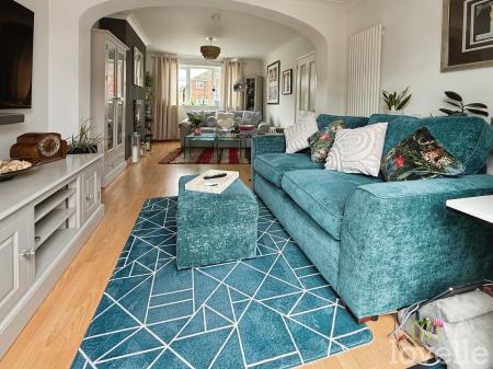 3 bedroom Semi-detached house for sale in Richards Avenue, Lincoln, LN6