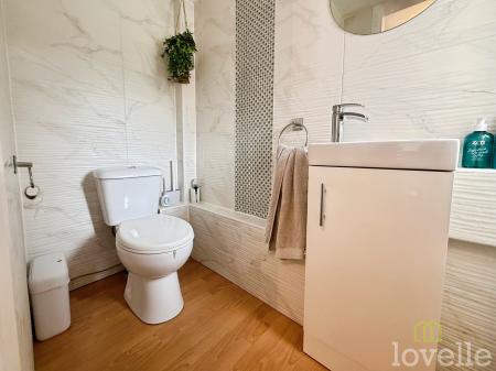 3 bedroom Semi-detached house for sale in Richards Avenue, Lincoln, LN6