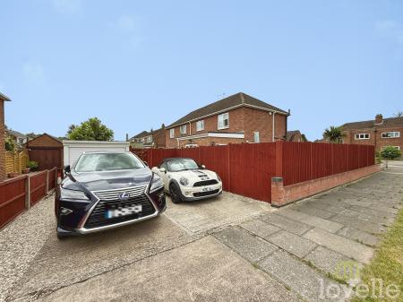 3 bedroom Semi-detached house for sale in Richards Avenue, Lincoln, LN6
