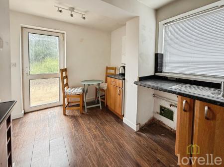 3 bedroom Semi-detached house for sale in Chestnut Road, North Hykeham, LN6