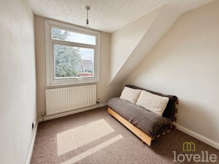 3 bedroom Semi-detached house for sale in Chestnut Road, North Hykeham, LN6