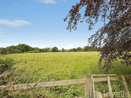 2 bedroom Semi-detached house for sale in Eagle Lane, Thorpe on the Hill, LN6