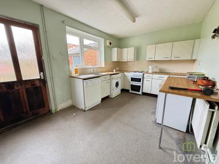 2 bedroom Semi-detached house for sale in Eagle Lane, Thorpe on the Hill, LN6