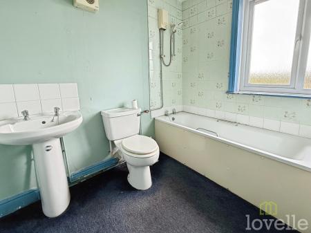 2 bedroom Semi-detached house for sale in Eagle Lane, Thorpe on the Hill, LN6