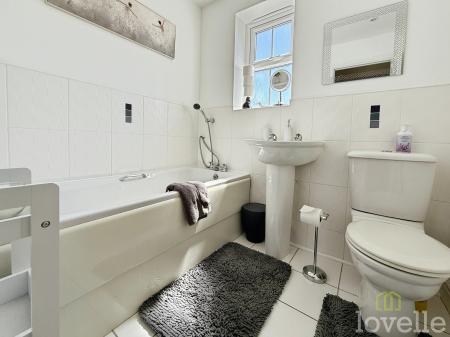 3 bedroom Semi-detached house for sale in Mercury Close, North Hykeham, LN6