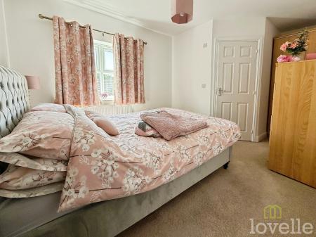 3 bedroom Semi-detached house for sale in Mercury Close, North Hykeham, LN6