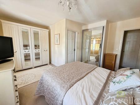 3 bedroom Semi-detached house for sale in Mercury Close, North Hykeham, LN6