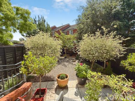 3 bedroom Semi-detached house for sale in Mercury Close, North Hykeham, LN6