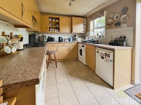 3 bedroom Detached house for sale in Privet Walk, Witham St Hughs, LN6