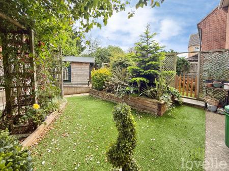 3 bedroom Detached house for sale in Privet Walk, Witham St Hughs, LN6