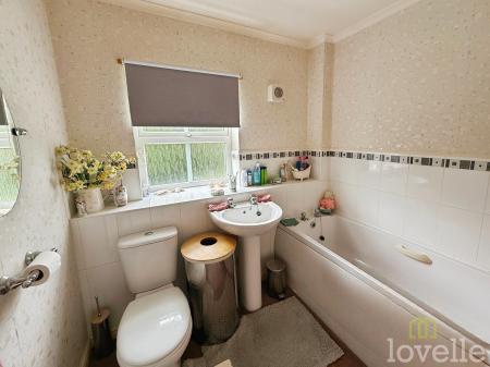 3 bedroom Detached house for sale in Privet Walk, Witham St Hughs, LN6