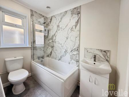 2 bedroom Bungalow for sale in St Hilarys Close, Lincoln, LN6