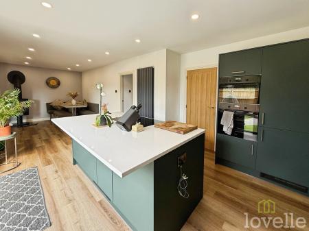 4 bedroom Detached house for sale in Glenbank Close, Lincoln, LN6