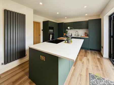 4 bedroom Detached house for sale in Glenbank Close, Lincoln, LN6