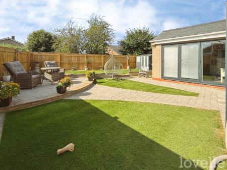 4 bedroom Detached house for sale in Glenbank Close, Lincoln, LN6