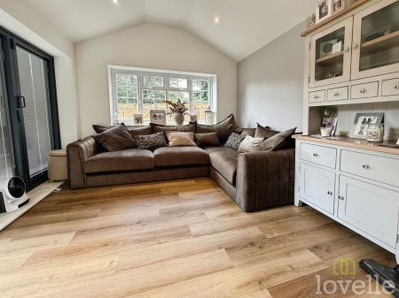 4 bedroom Detached house for sale in Glenbank Close, Lincoln, LN6