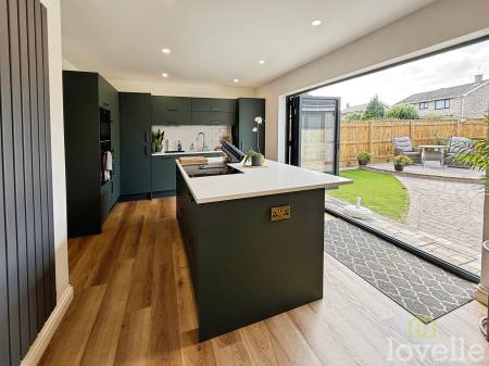 4 bedroom Detached house for sale in Glenbank Close, Lincoln, LN6