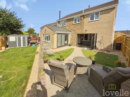 4 bedroom Detached house for sale in Glenbank Close, Lincoln, LN6