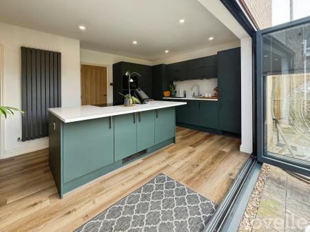 4 bedroom Detached house for sale in Glenbank Close, Lincoln, LN6
