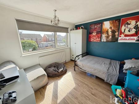 3 bedroom Semi-detached house for sale in Dore Avenue, North Hykeham, LN6