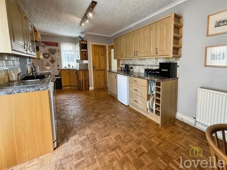 3 bedroom Detached house for sale in Hunt Lea Avenue, Lincoln, LN6