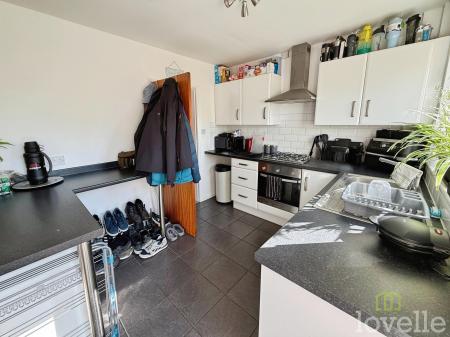 2 bedroom Bungalow to let in Regents Park Close, North Hykeham, LN6